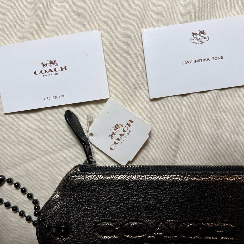 RARE Authentic Giant Coach Metallic Brass Leather Hangtag  Wallet Case - Picture 3 of 11